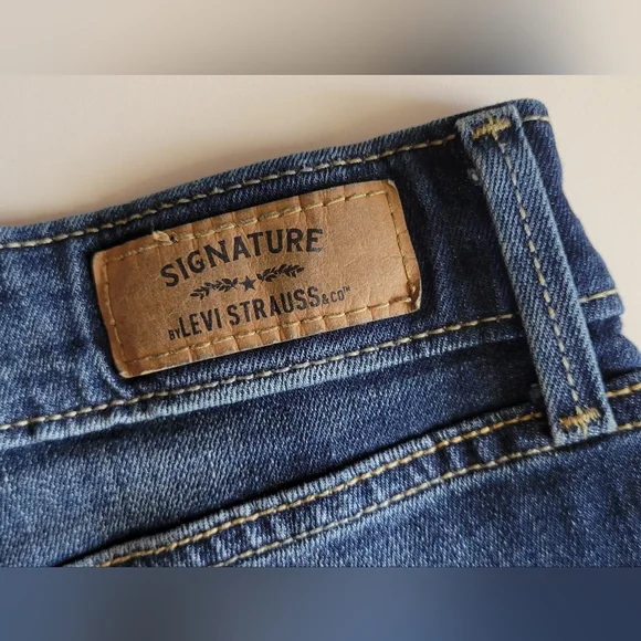 ☀️ Levi Signature High-Rise Denim Shorts - Picture 5 of 8